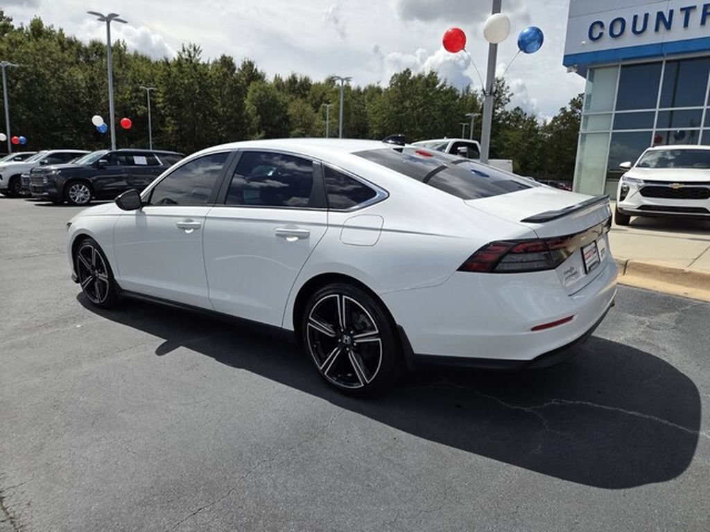 Used 2025 Honda Accord Sport image 3