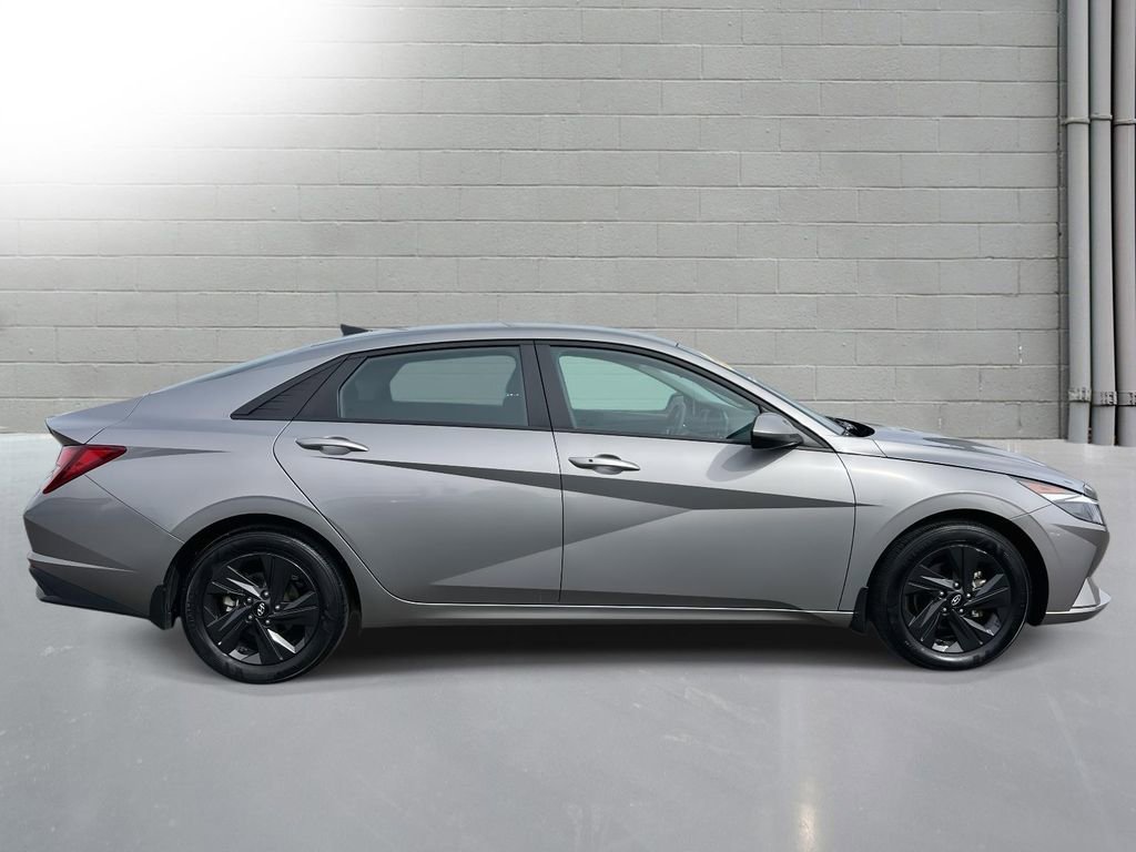Used 2023 Hyundai Elantra SEL image 5