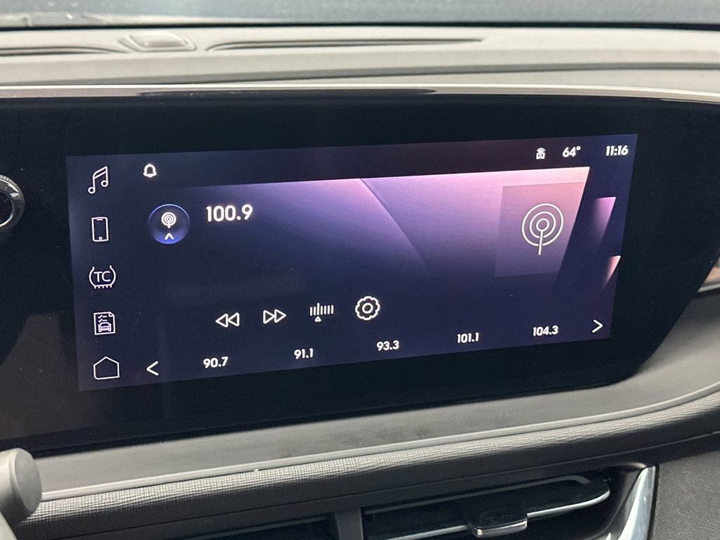 Used 2025 Buick Envista Preferred image 17