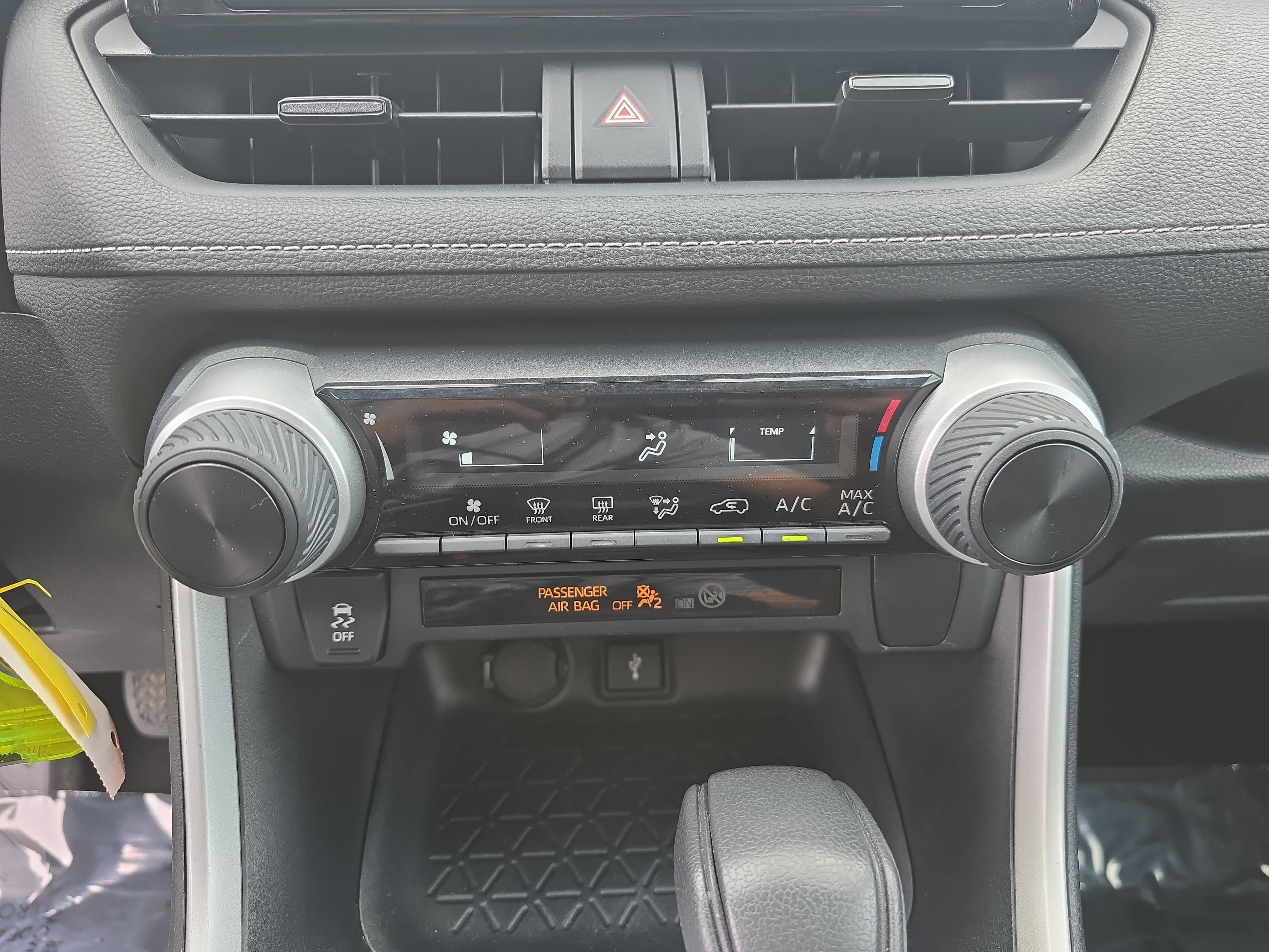 Used 2020 Toyota RAV4 LE FWD image 22
