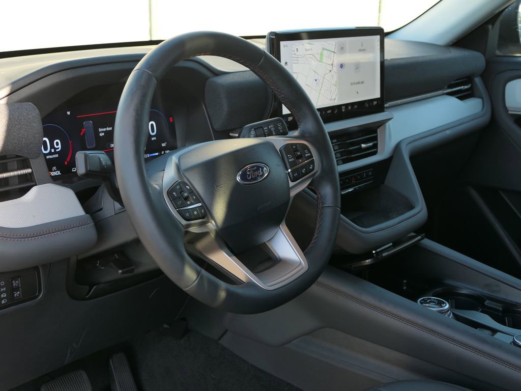 Used 2025 Ford Explorer Active w/ Active Comfort Package image 12