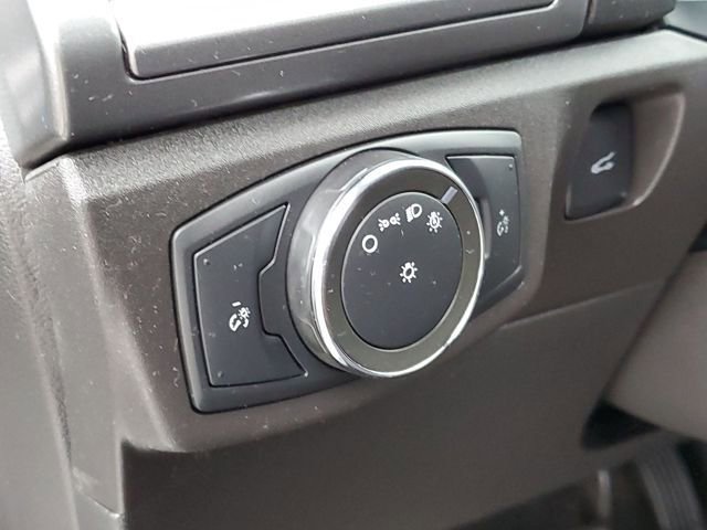 Used 2016 Ford Fusion SE image 9