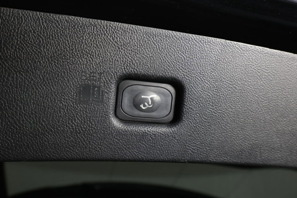 Used 2016 Lincoln MKX Reserve w/ Climate Package image 19