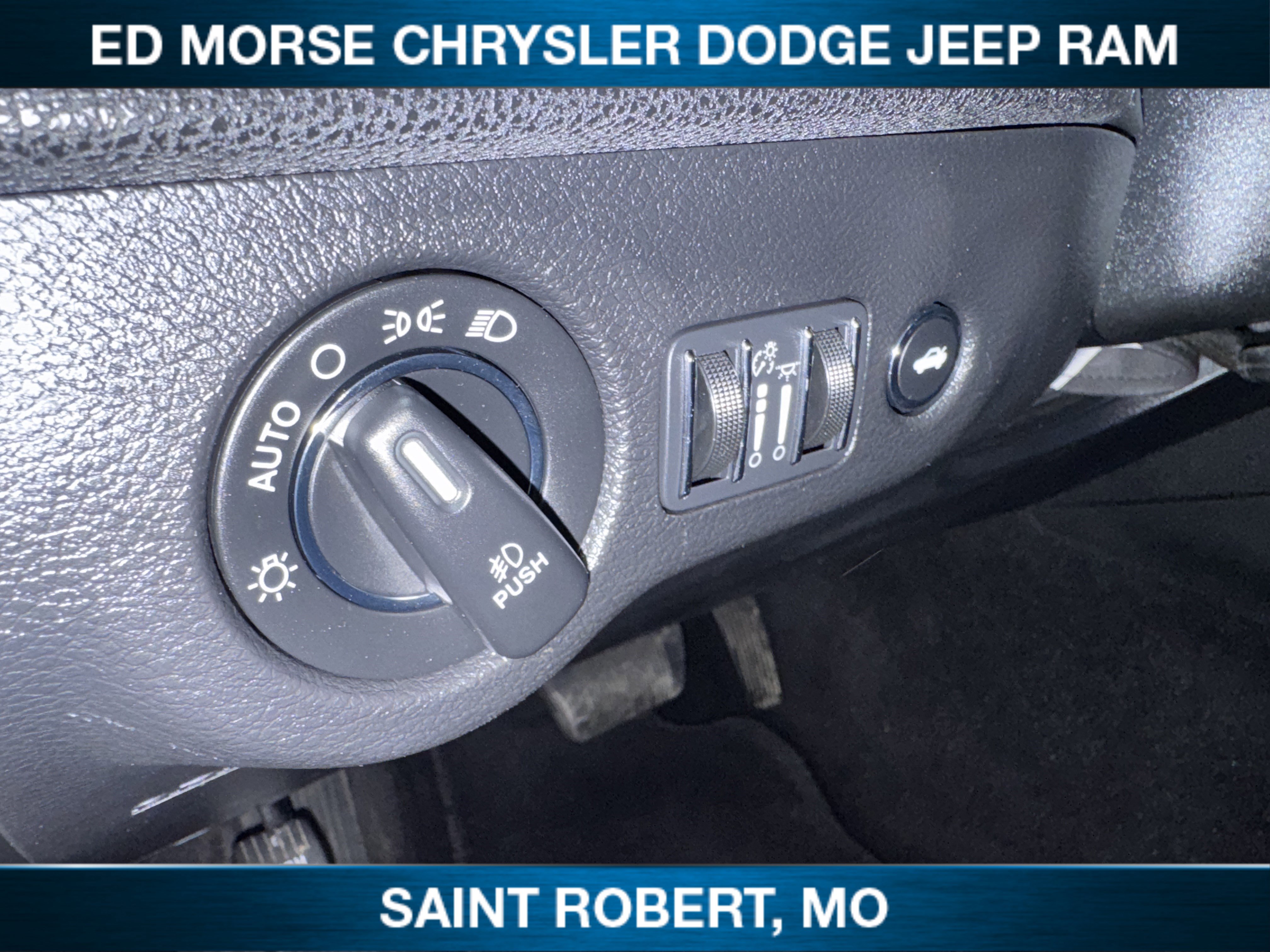 Used 2020 Chrysler 300 Touring L w/ Quick Order Package 2EF image 18