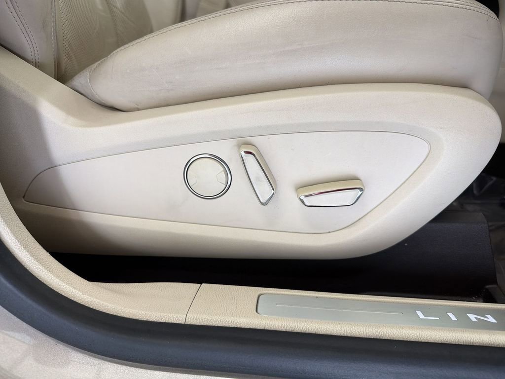 Used 2015 Lincoln MKC FWD w/ Equipment Group 101A Select image 20