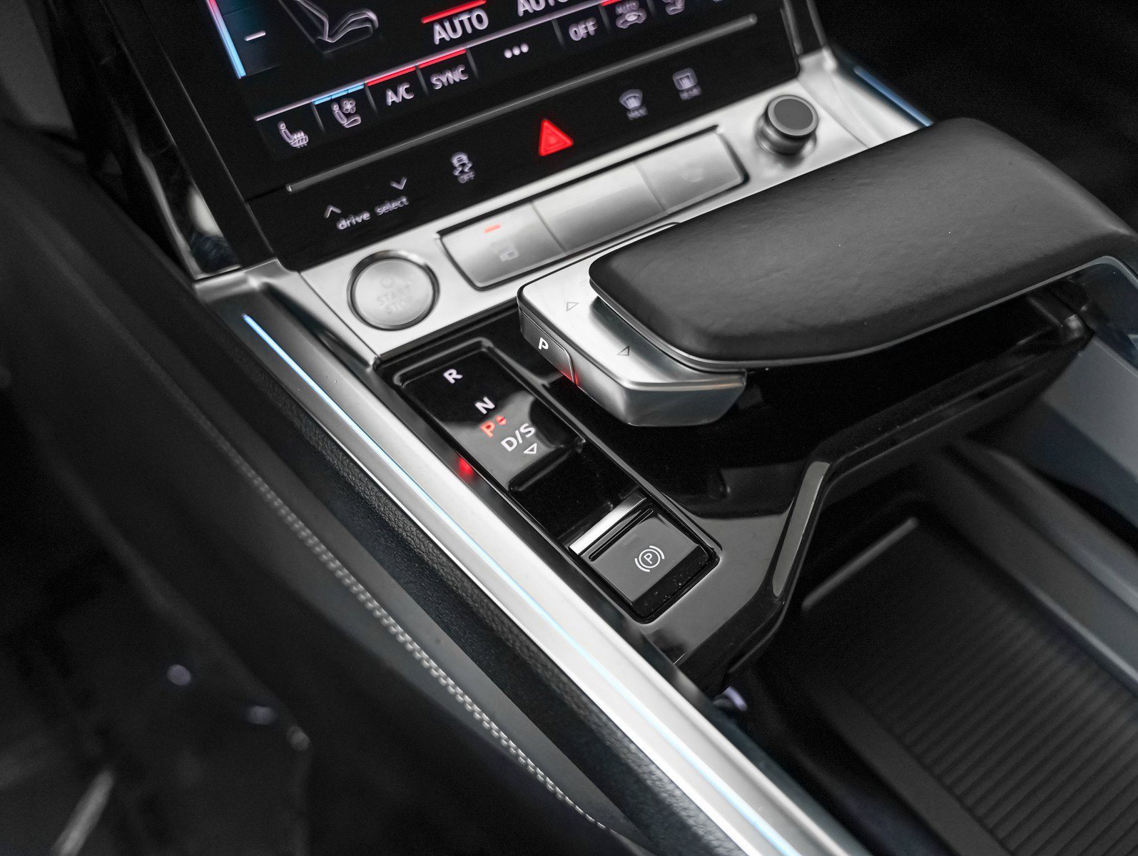 Used 2019 Audi e-tron Prestige w/ Prestige Package AWD/4WD image 18