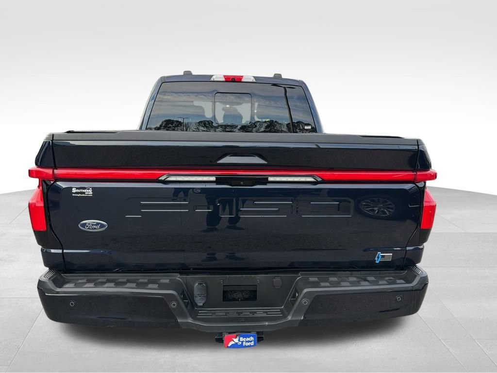Used 2022 Ford F150 Lightning Lariat image 4