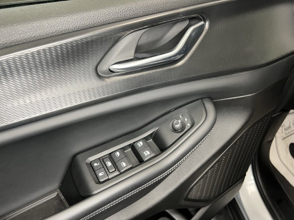 Used 2024 Jeep Grand Cherokee Altitude image 15