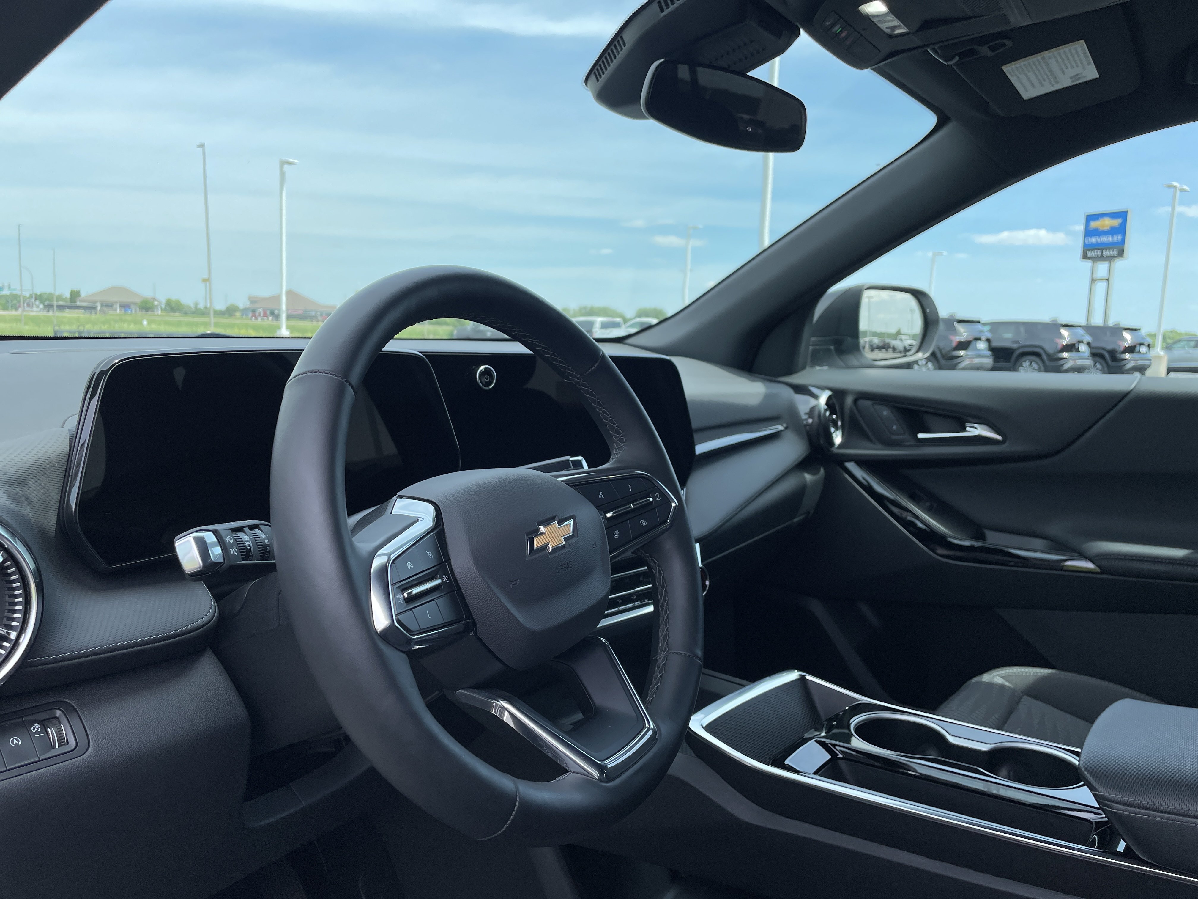 Used 2025 Chevrolet Equinox LT AWD/4WD image 9