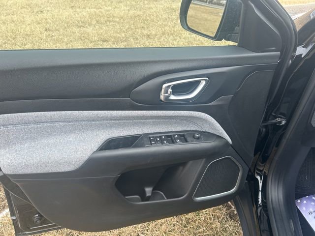New 2025 Jeep Compass Latitude image 13