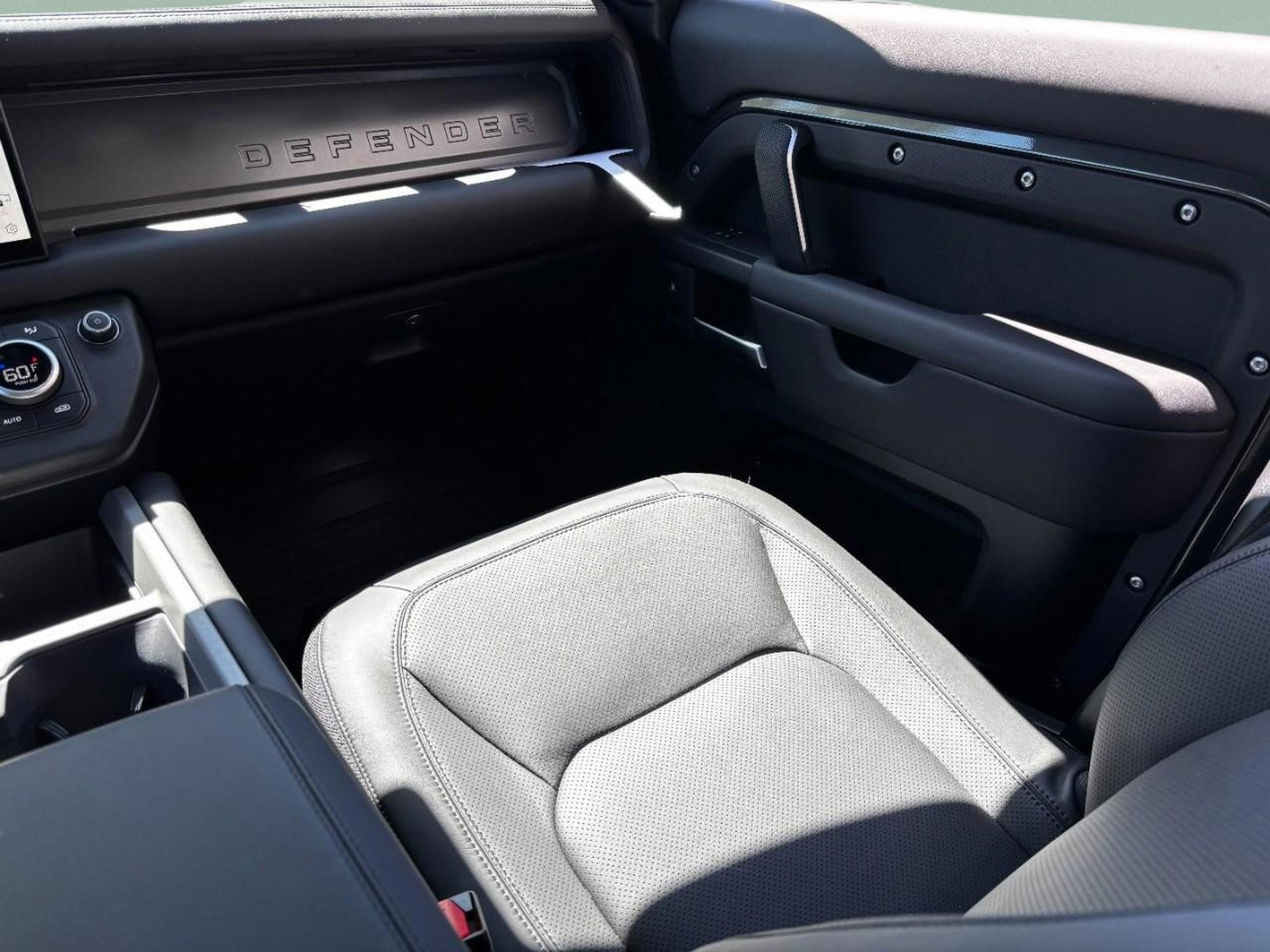 New 2025 Land Rover Defender 110 V8 image 20