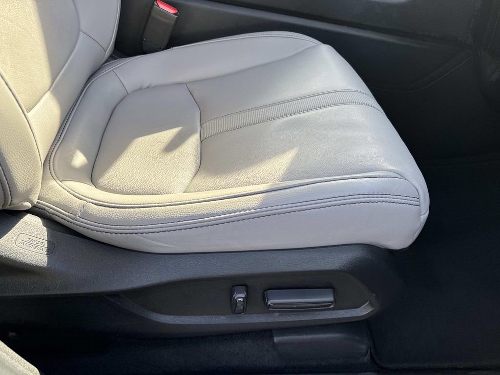 Used 2023 Honda Pilot EX-L image 11