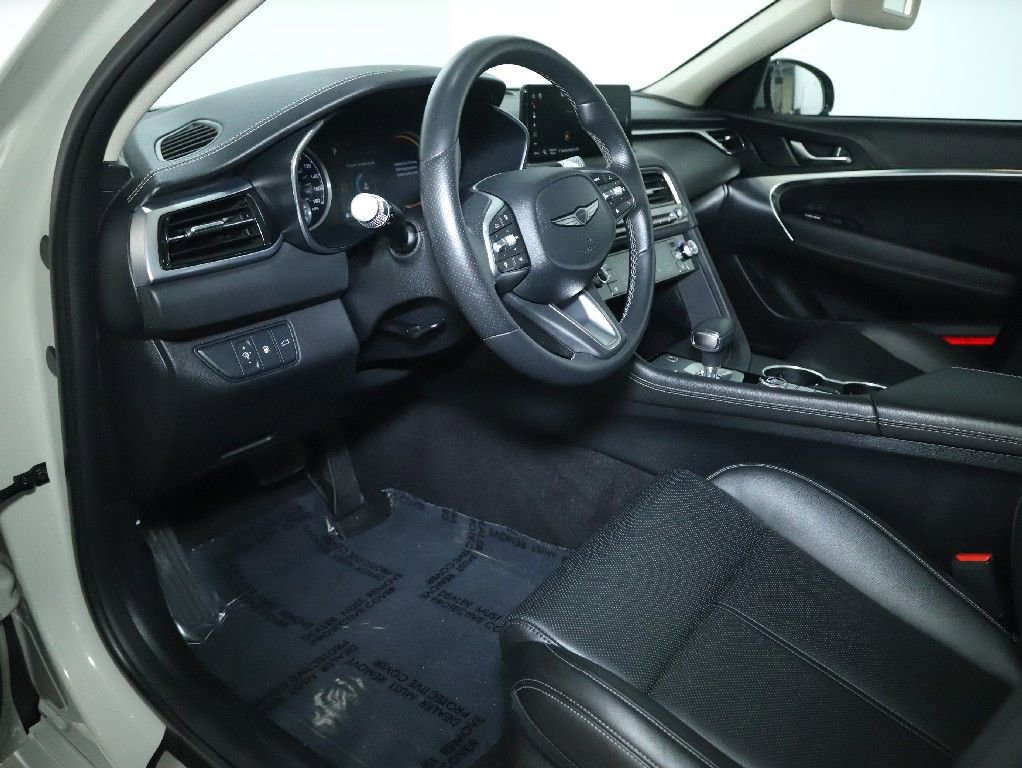 Used 2025 Genesis G70 2.5T image 17