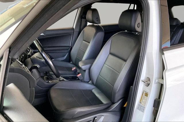 Used 2020 Volkswagen Tiguan SE R-Line AWD/4WD image 15