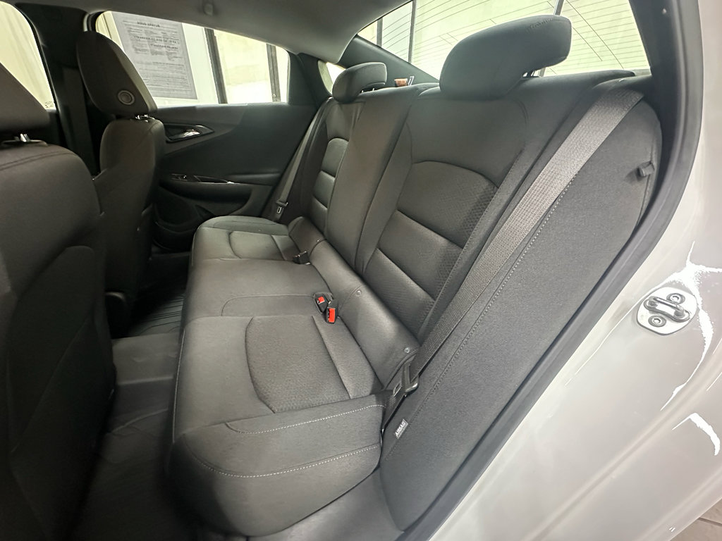 Used 2025 Chevrolet Malibu RS FWD image 21