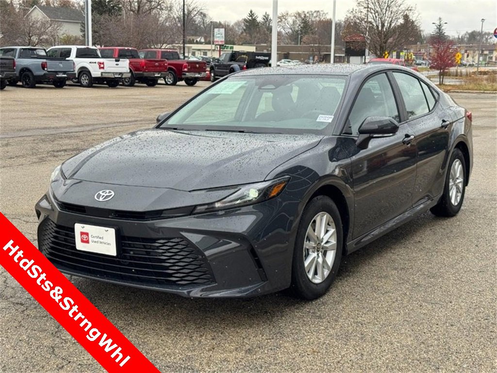 Used 2025 Toyota Camry LE image 7