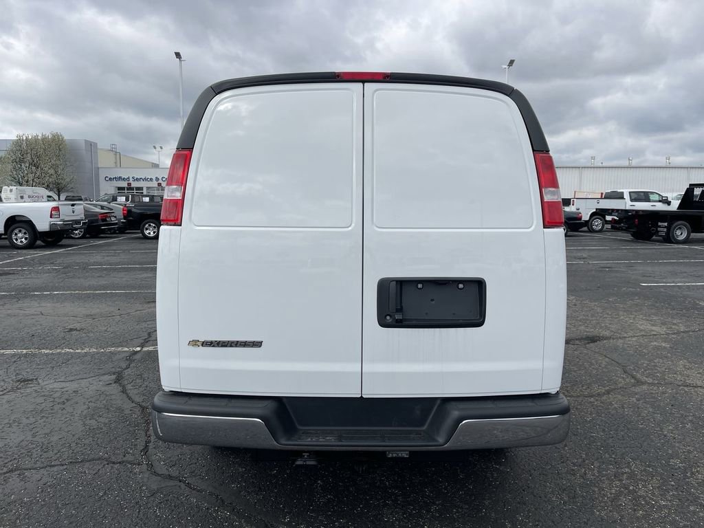 New 2026 Chevrolet Express 2500 w/ Driver Convenience Package image 4