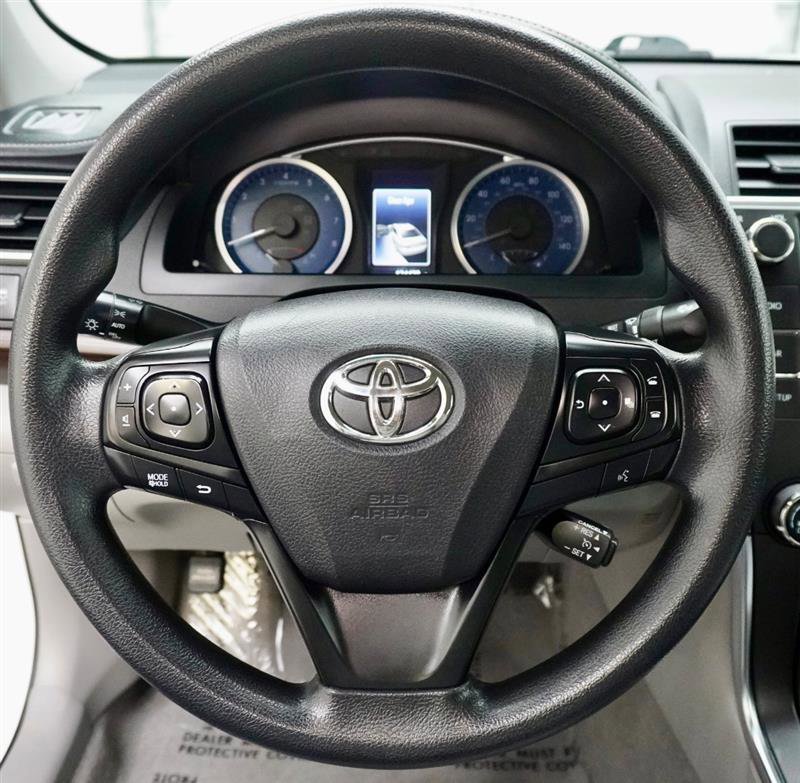 Used 2016 Toyota Camry LE FWD image 17