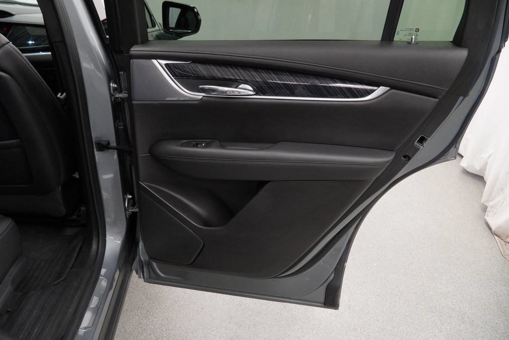 Certified 2023 Cadillac XT6 Premium Luxury AWD/4WD image 32