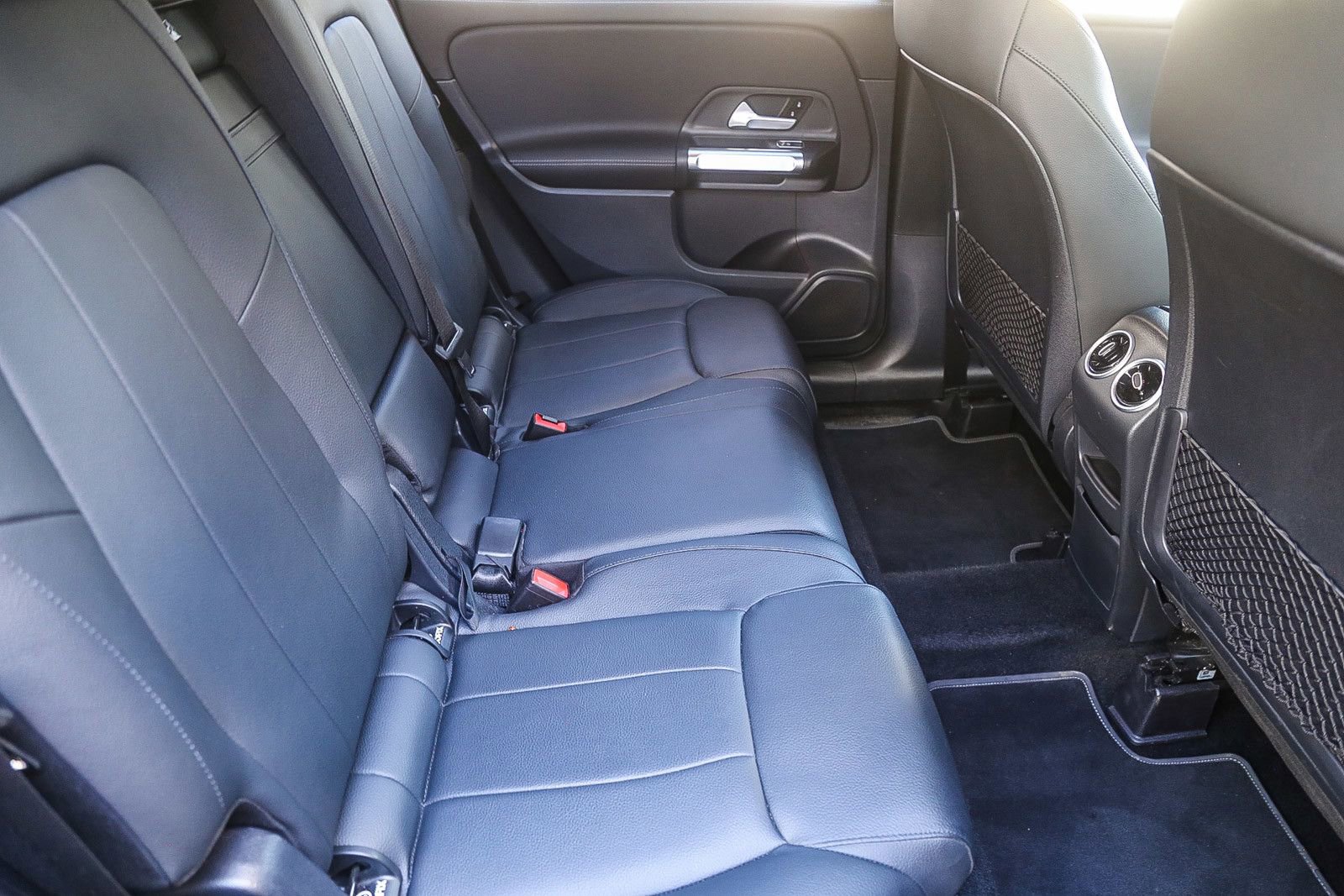 Used 2022 Mercedes-Benz GLB 250 4MATIC image 16