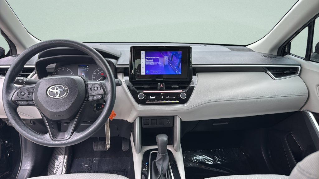 Used 2024 Toyota Corolla Cross L FWD image 27