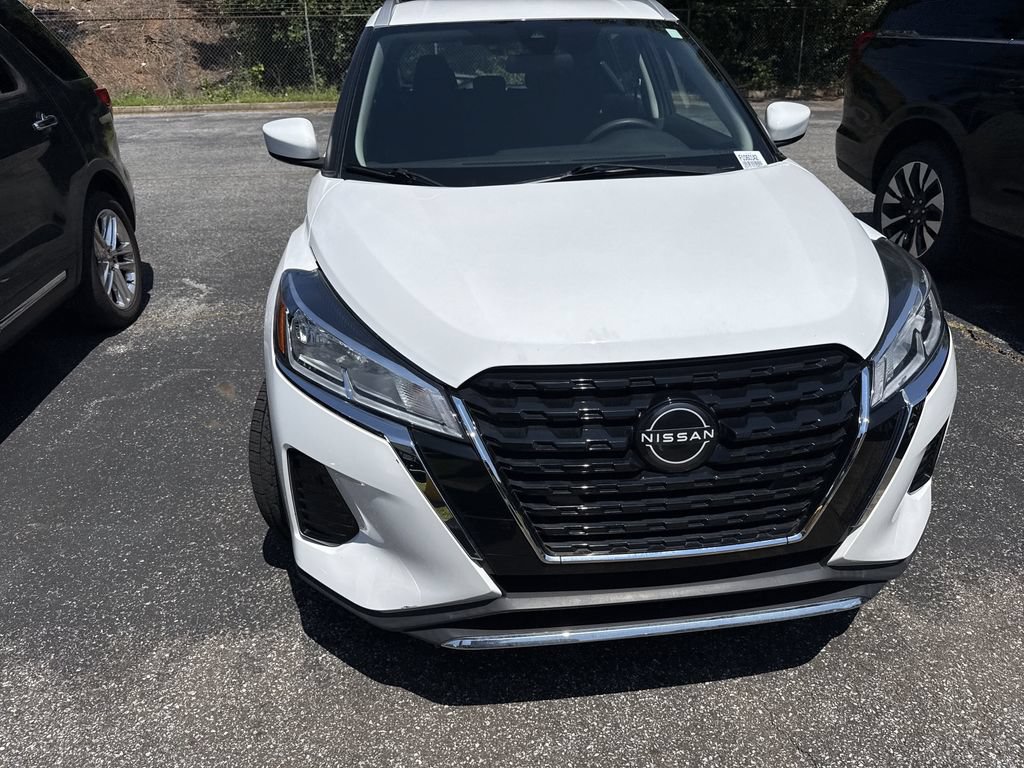 Used 2022 Nissan Kicks SV FWD image 4