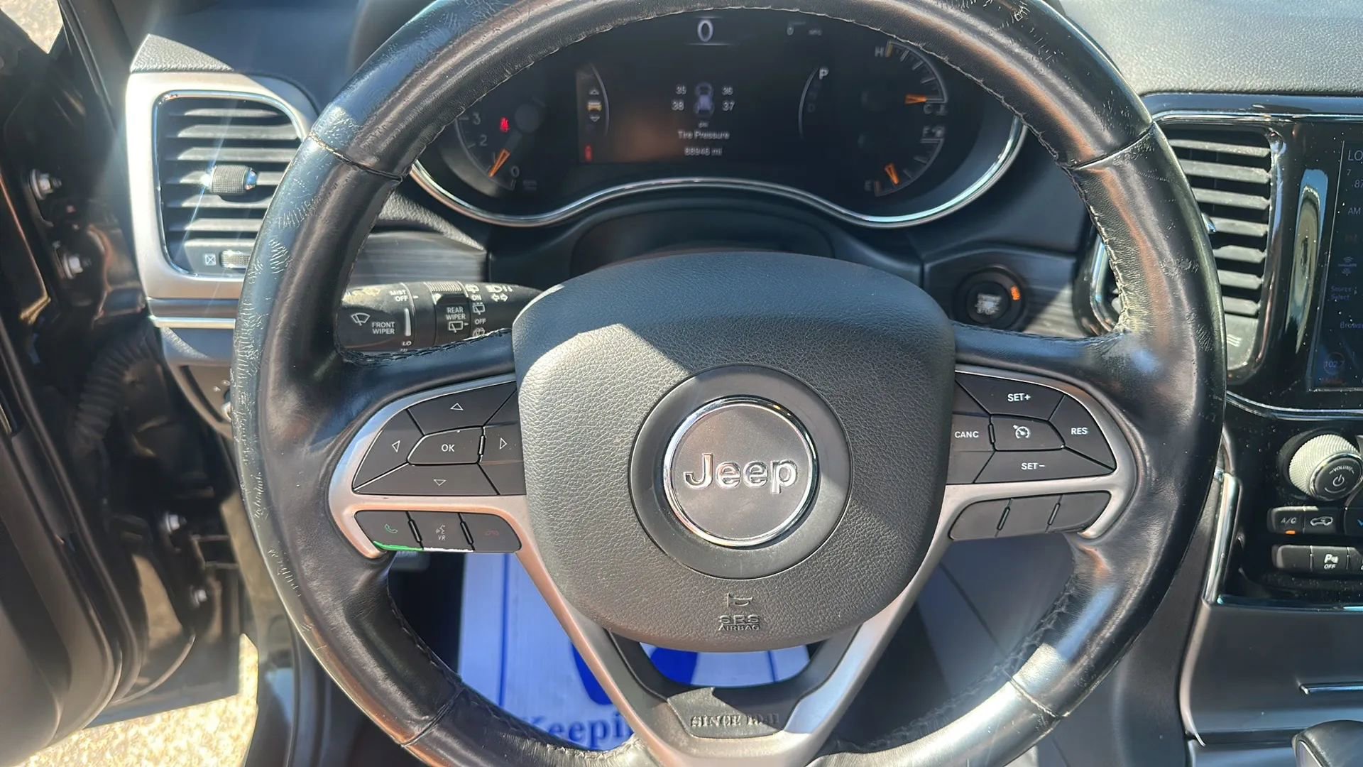 Used 2019 Jeep Grand Cherokee Limited image 12