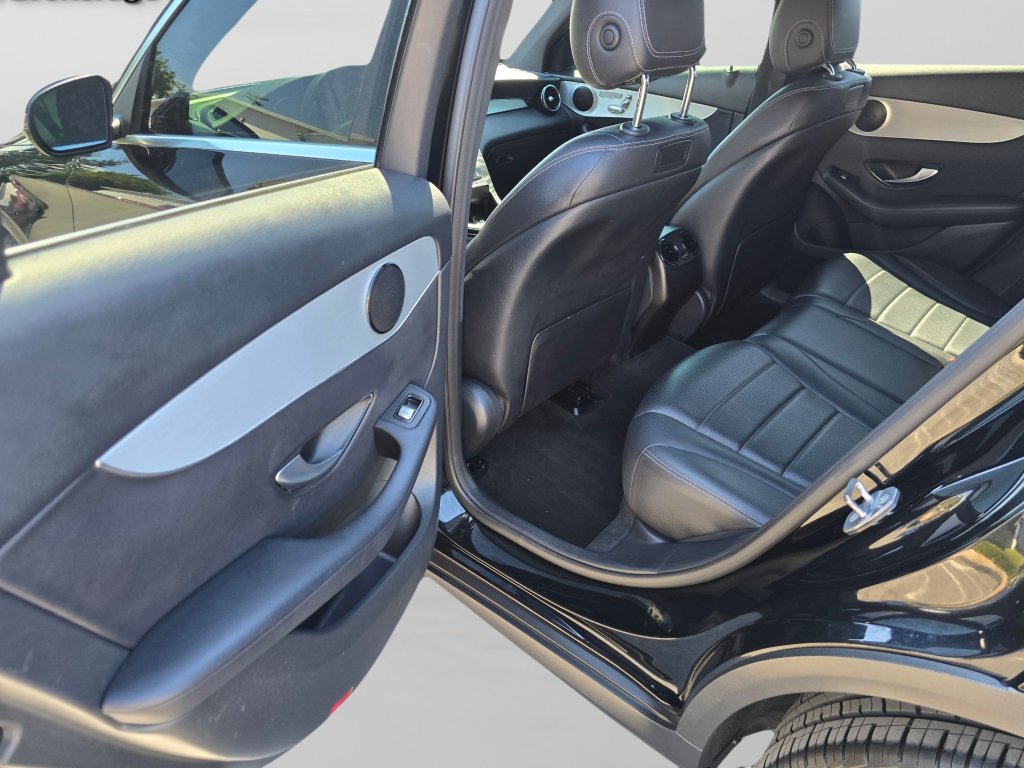 Used 2019 Mercedes-Benz GLC 300 4MATIC image 22