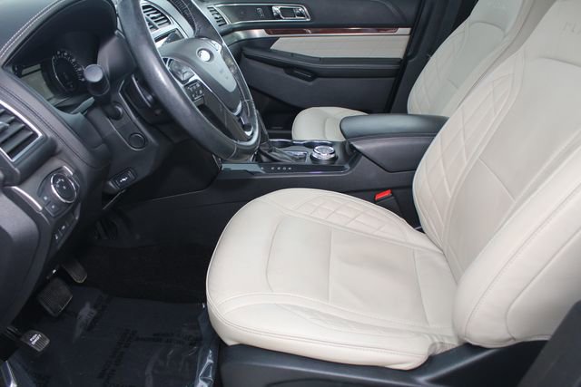 Used 2019 Ford Explorer Platinum image 22
