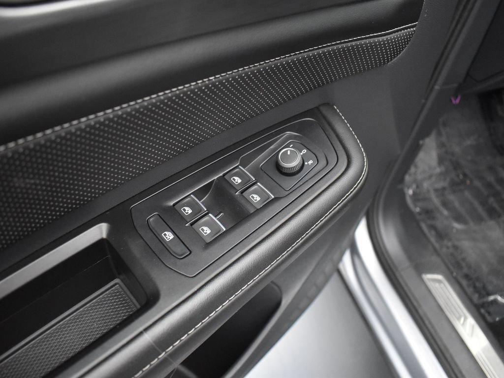 Used 2024 Volkswagen Atlas Cross Sport SE image 9