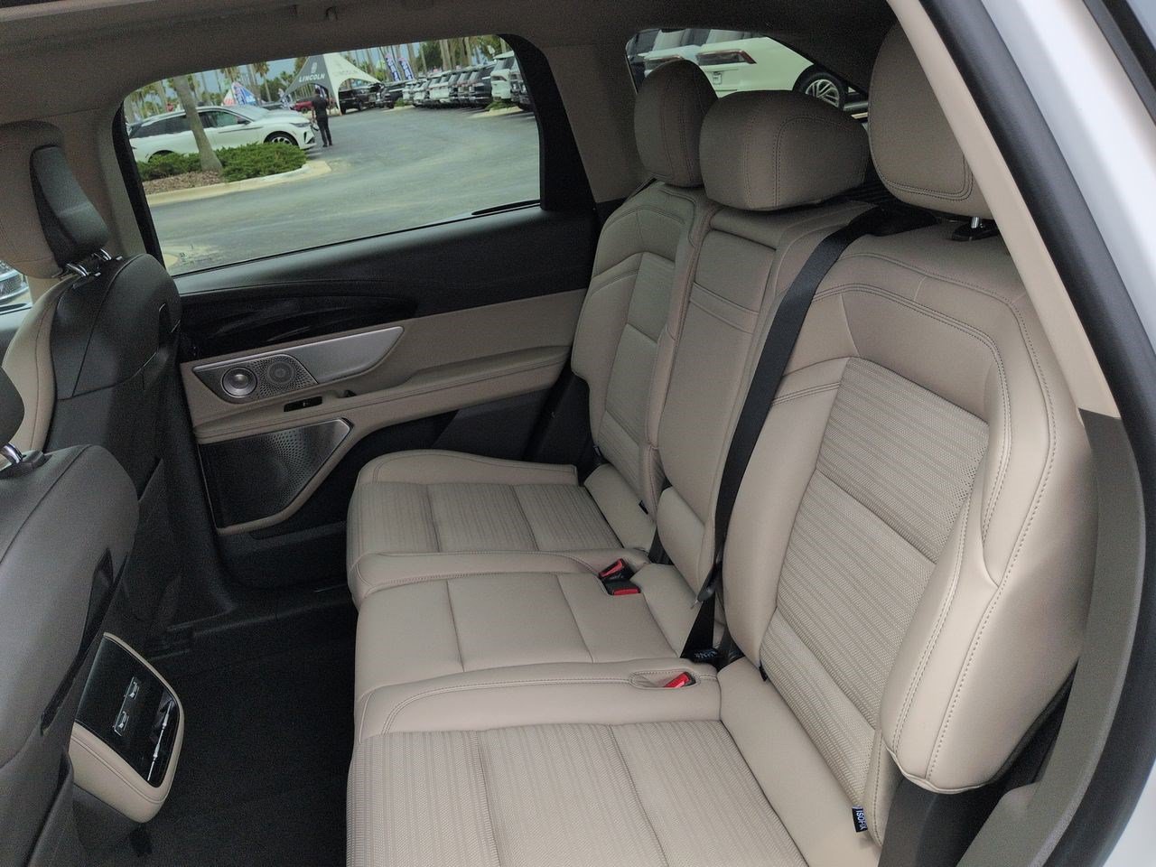 Certified 2025 Lincoln Nautilus Reserve AWD/4WD image 15