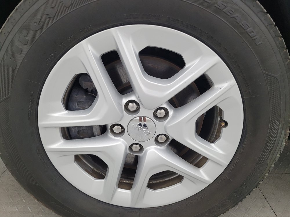 Used 2019 Jeep Compass Sport w/ Tech Group FWD image 31