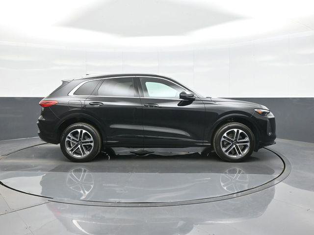 Certified 2025 Audi Q5 Premium w/ Convenience Package image 8