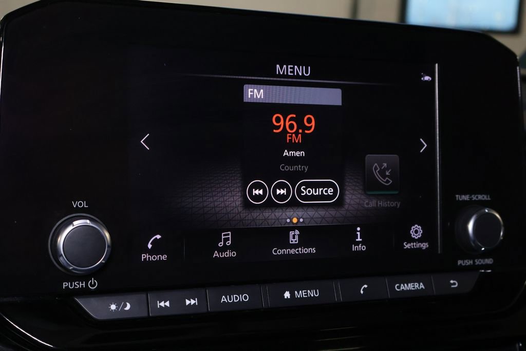 Used 2024 Nissan Pathfinder SV image 27