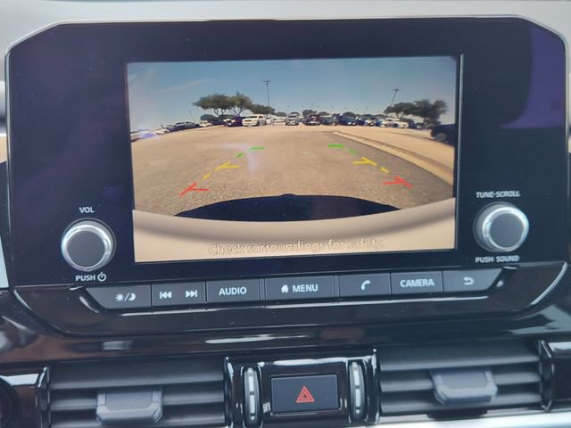 Certified 2025 Nissan Pathfinder SV image 13