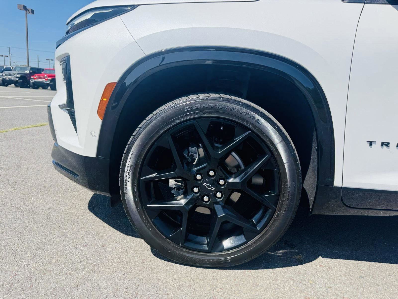 Used 2024 Chevrolet Traverse RS image 49