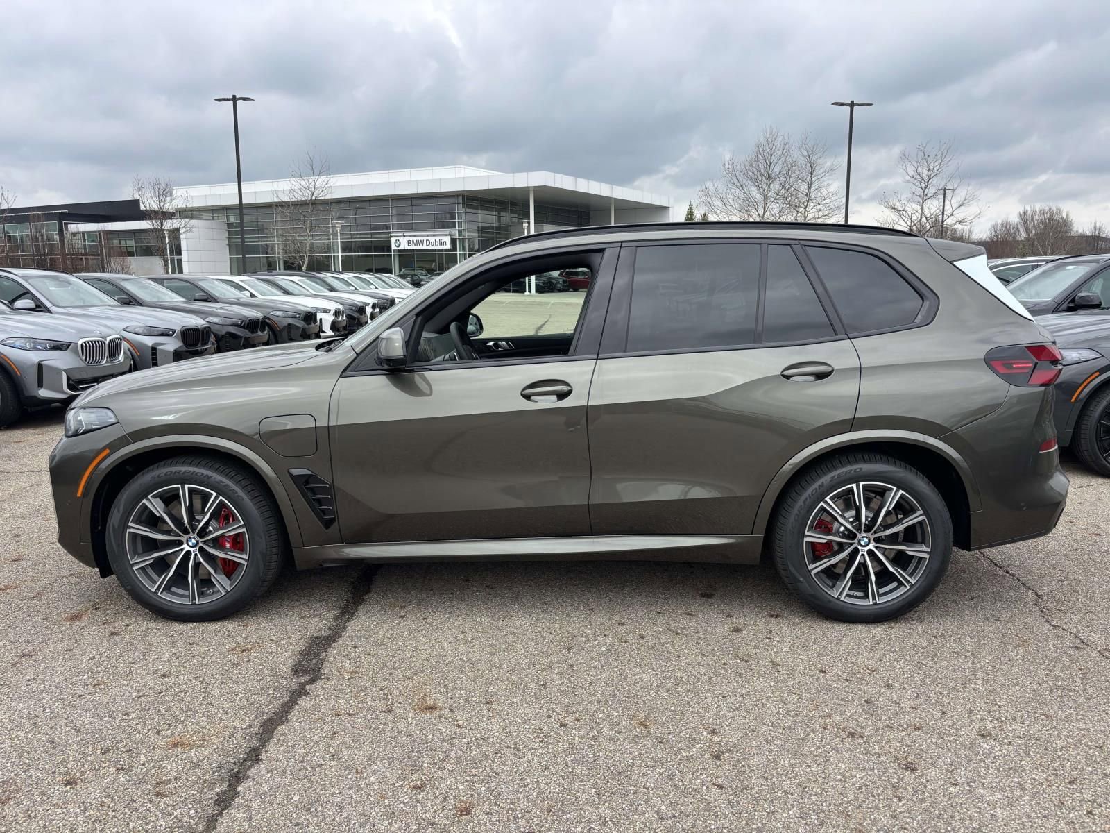 New 2026 BMW X5 xDrive50e image 8