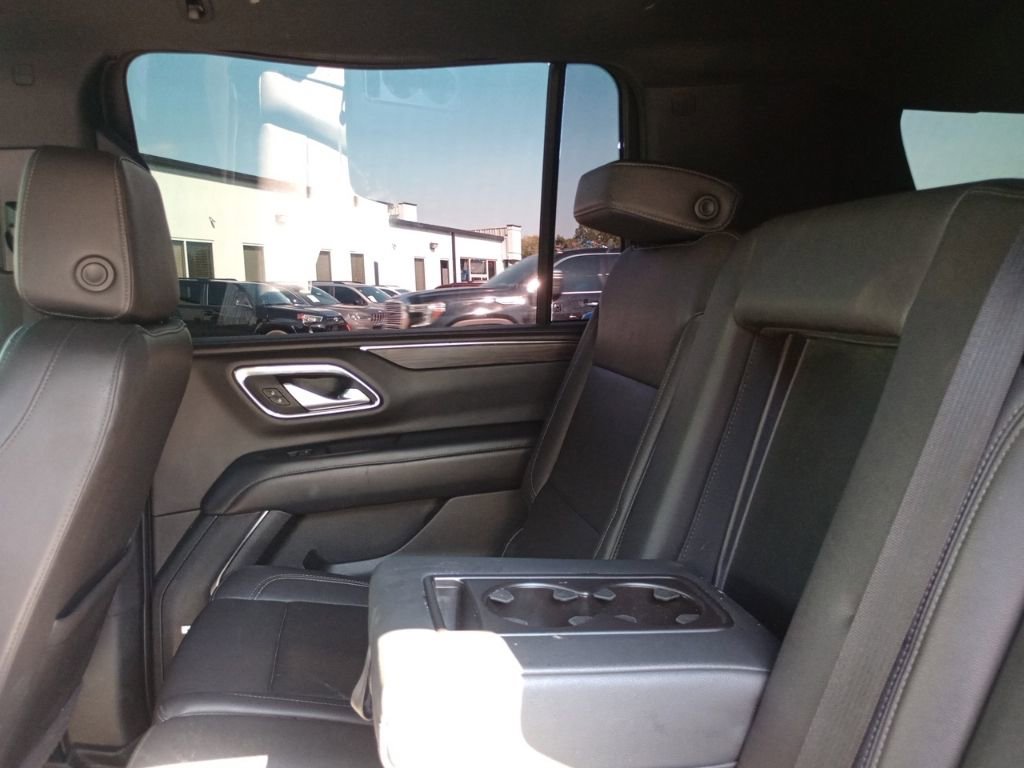 Used 2022 Chevrolet Suburban Z71 image 37