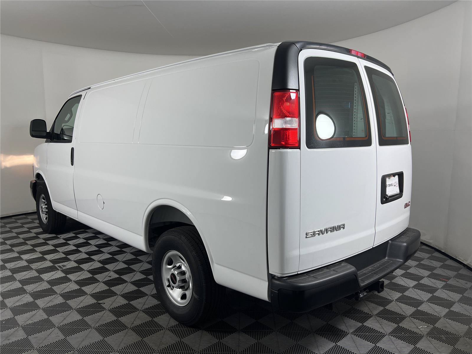New 2025 GMC Savana 2500 w/ Driver Convenience Package RWD image 4