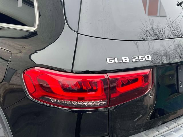 Used 2021 Mercedes-Benz GLB 250 4MATIC image 10