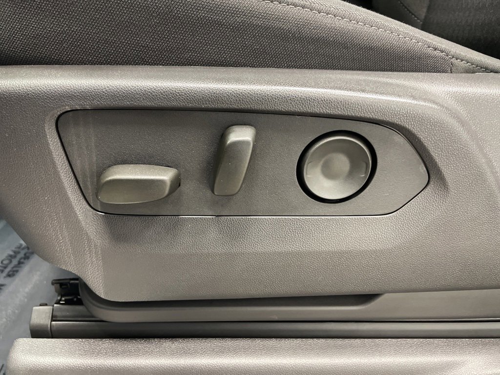 Used 2025 Chevrolet Silverado 2500 LT image 23