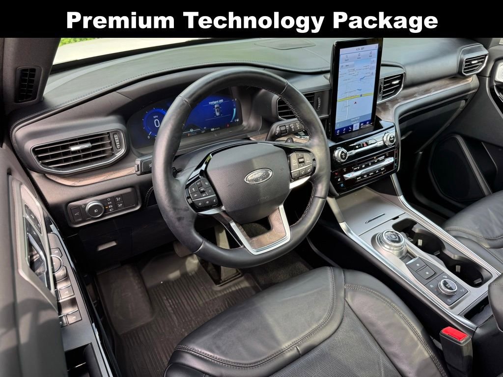Used 2021 Ford Explorer Platinum w/ Equipment Group 601A AWD/4WD image 3