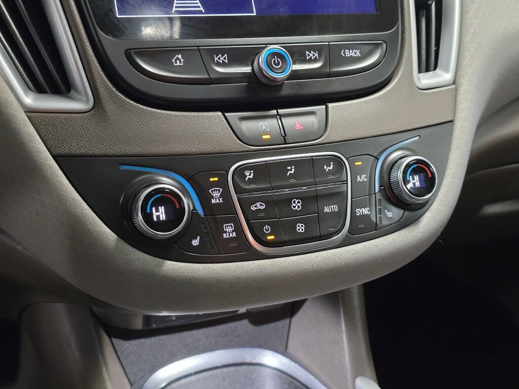 Used 2024 Chevrolet Malibu LT image 34