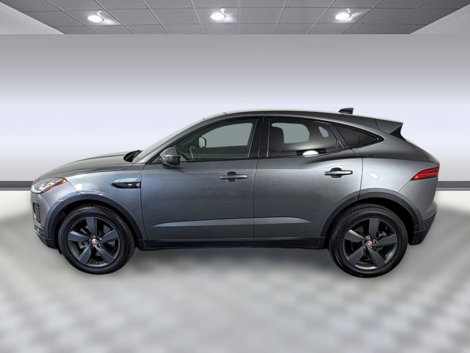 Used 2020 Jaguar E-PACE SE image 2