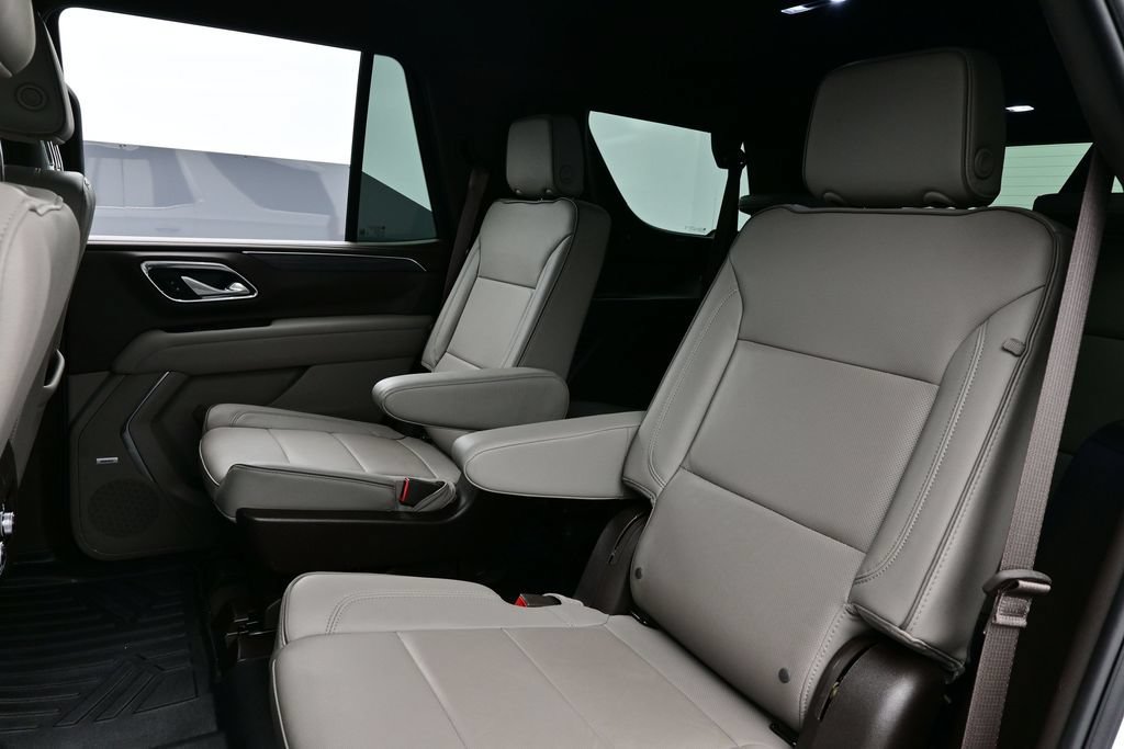Used 2023 GMC Yukon SLT w/ SLT Luxury Package RWD image 13