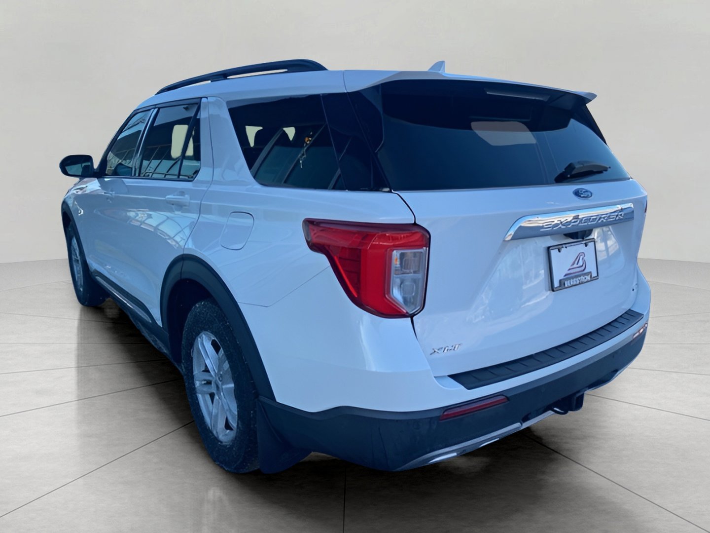 Certified 2020 Ford Explorer XLT w/ Equipment Group 202A image 8