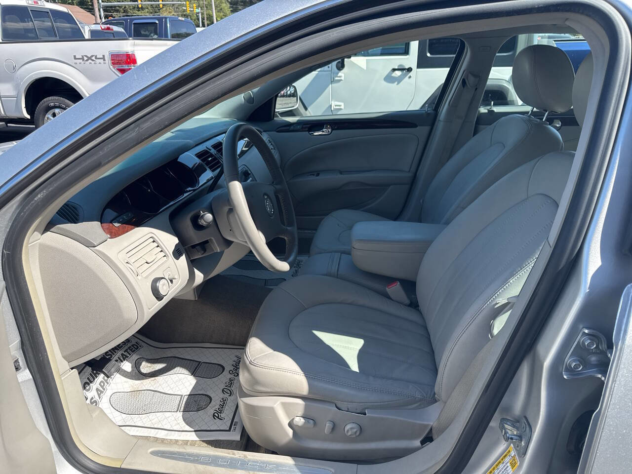 Used 2011 Buick Lucerne CXL FWD image 13
