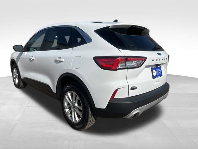 Used 2022 Ford Escape SE image 5
