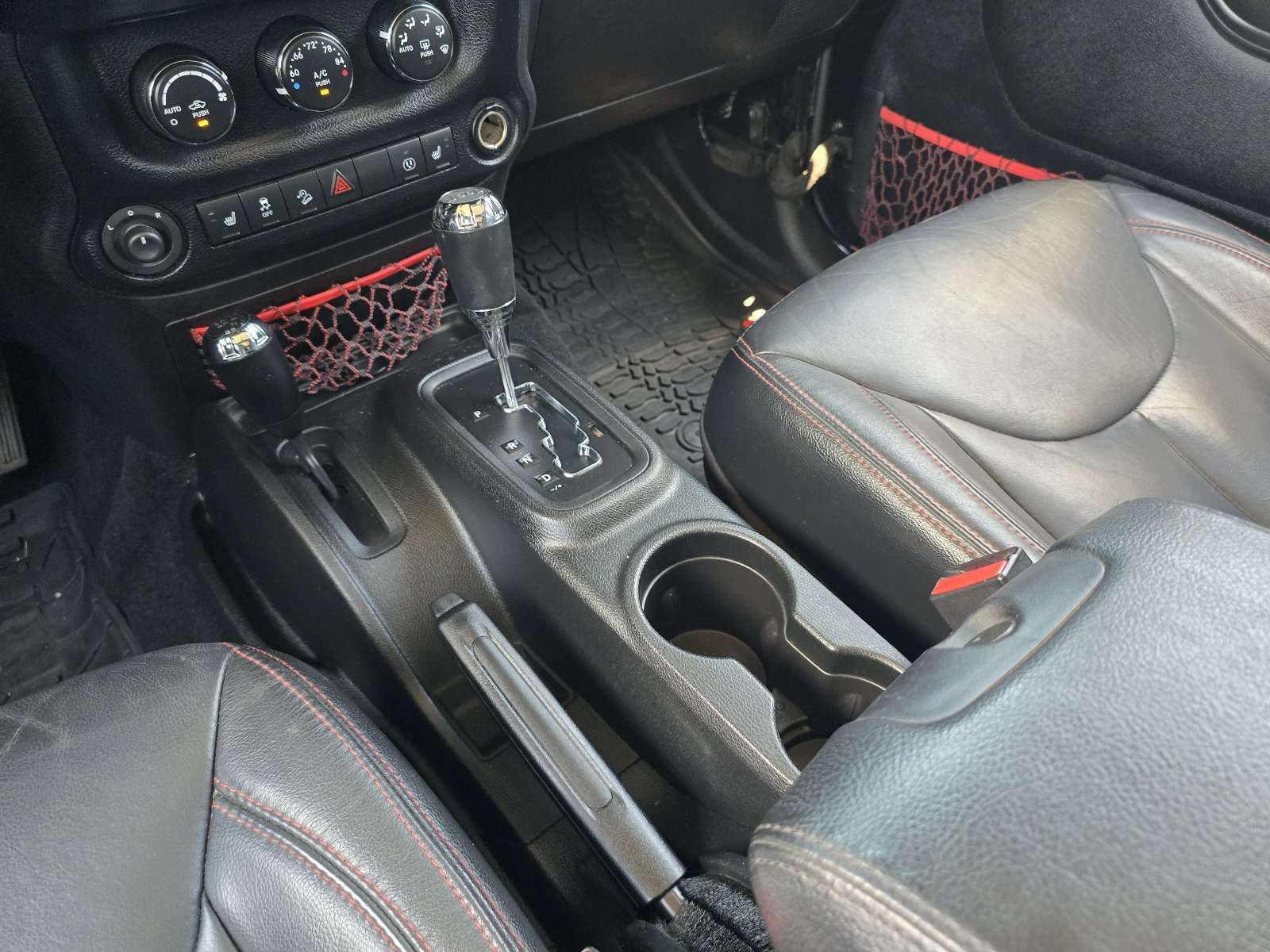 Used 2017 Jeep Wrangler Unlimited Rubicon AWD/4WD image 19