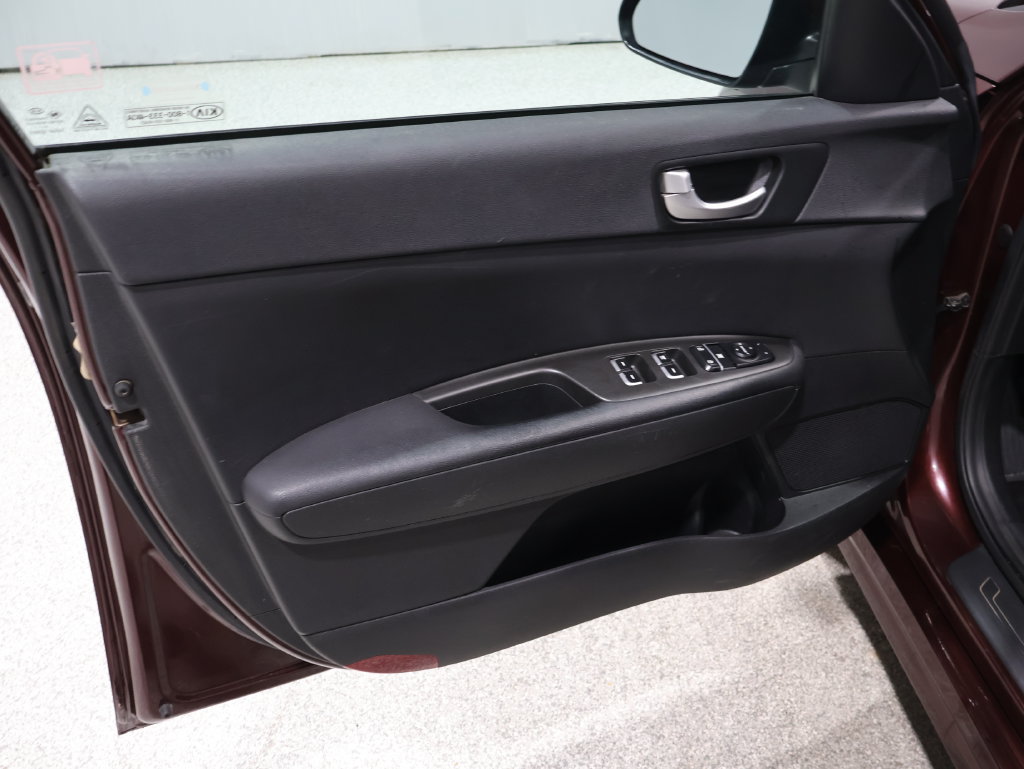 Used 2017 Kia Optima LX FWD image 10